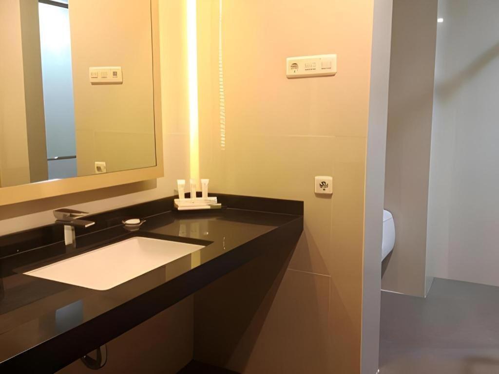 Horison Hotel Sukabumi Eksteriør billede