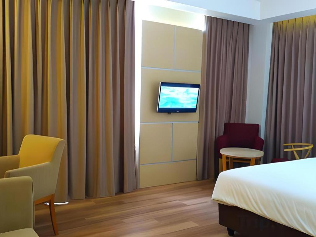 Horison Hotel Sukabumi Eksteriør billede