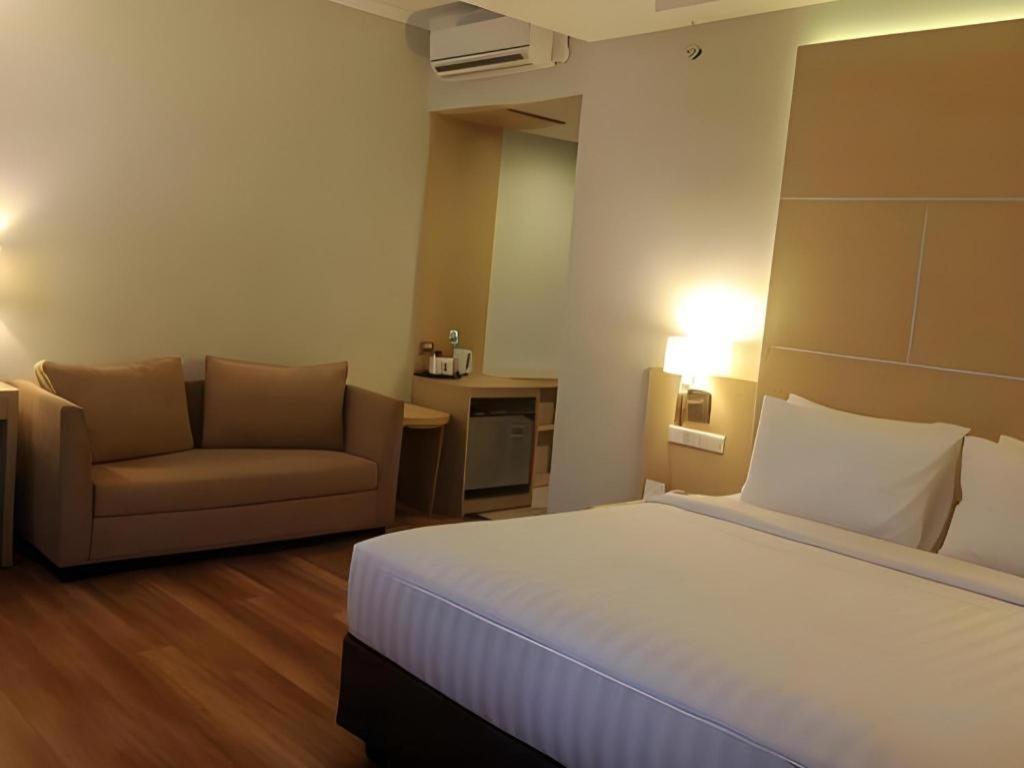 Horison Hotel Sukabumi Eksteriør billede