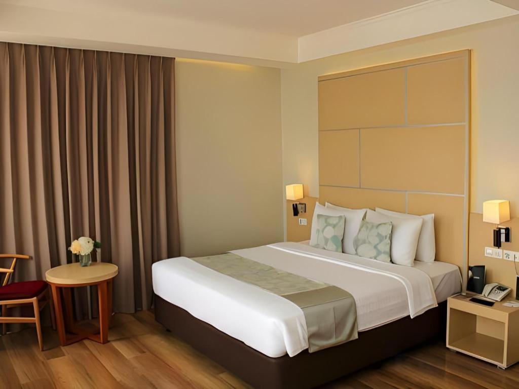 Horison Hotel Sukabumi Eksteriør billede