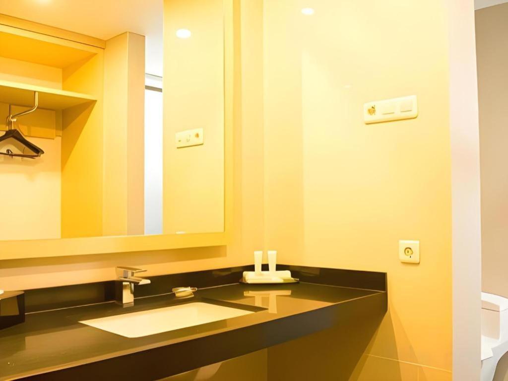 Horison Hotel Sukabumi Eksteriør billede