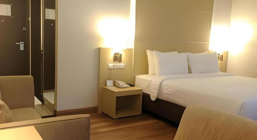 Horison Hotel Sukabumi Eksteriør billede