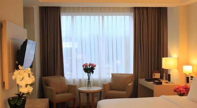Horison Hotel Sukabumi Eksteriør billede