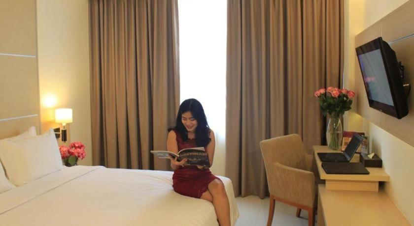 Horison Hotel Sukabumi Eksteriør billede