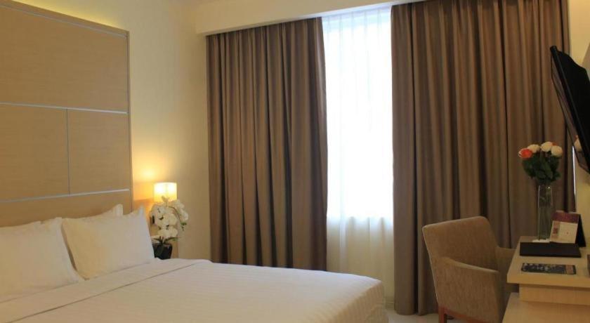 Horison Hotel Sukabumi Eksteriør billede