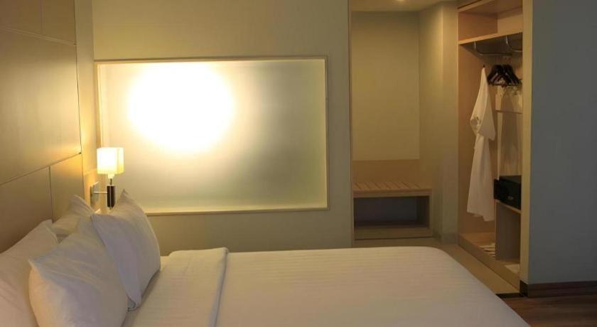 Horison Hotel Sukabumi Eksteriør billede