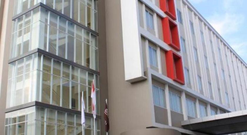 Horison Hotel Sukabumi Eksteriør billede