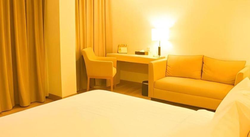 Horison Hotel Sukabumi Eksteriør billede