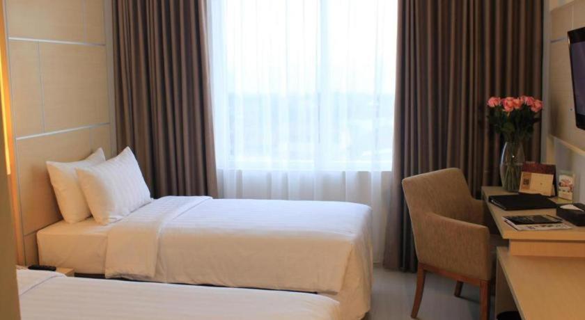 Horison Hotel Sukabumi Eksteriør billede