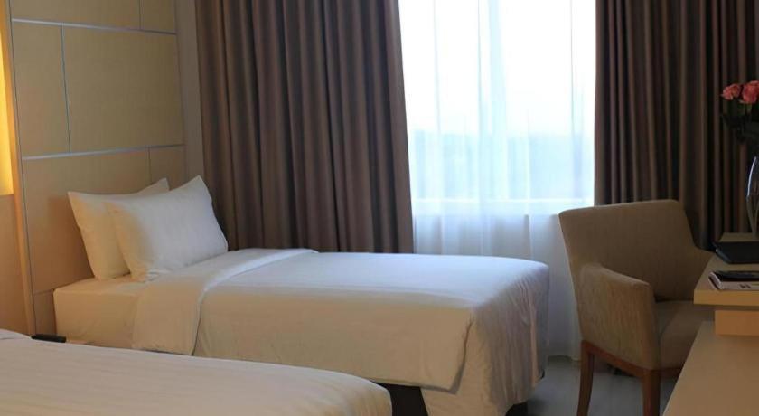 Horison Hotel Sukabumi Eksteriør billede