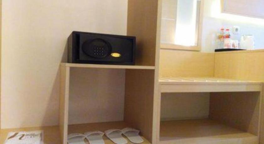 Horison Hotel Sukabumi Eksteriør billede