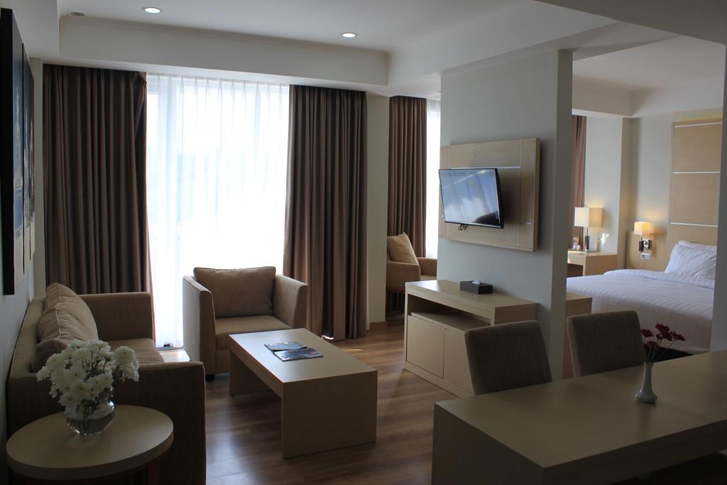Horison Hotel Sukabumi Eksteriør billede